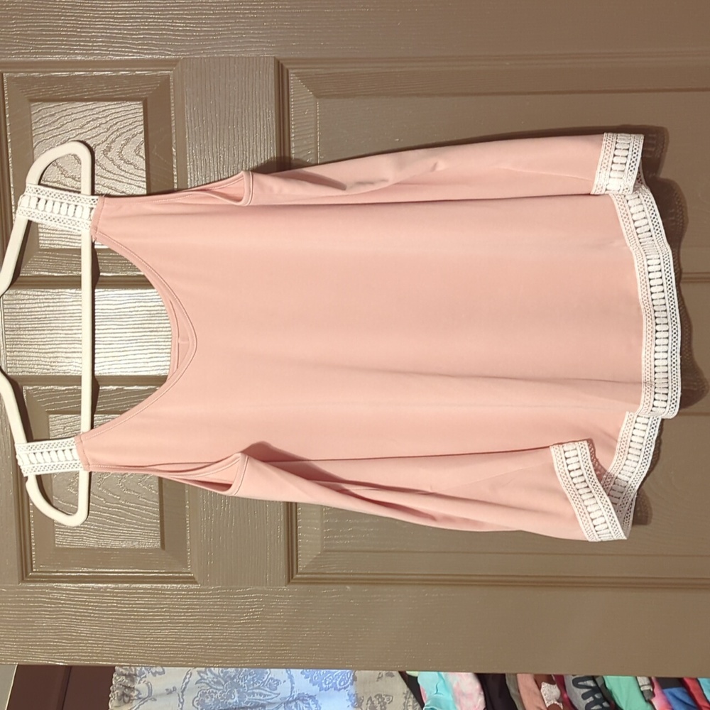 Blush pink tank with crocheted trim 1X